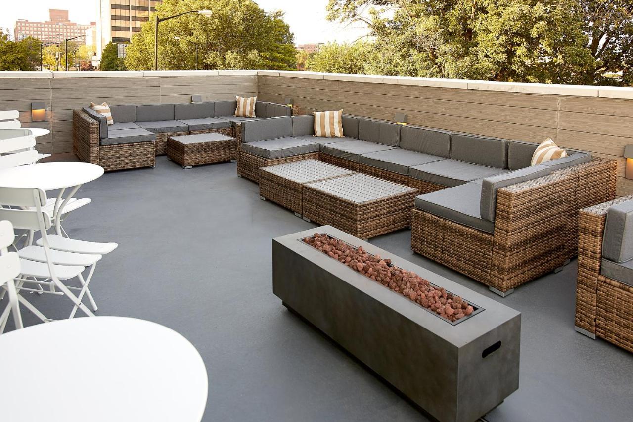 Holiday Inn Louisville Downtown By Ihg Exterior photo